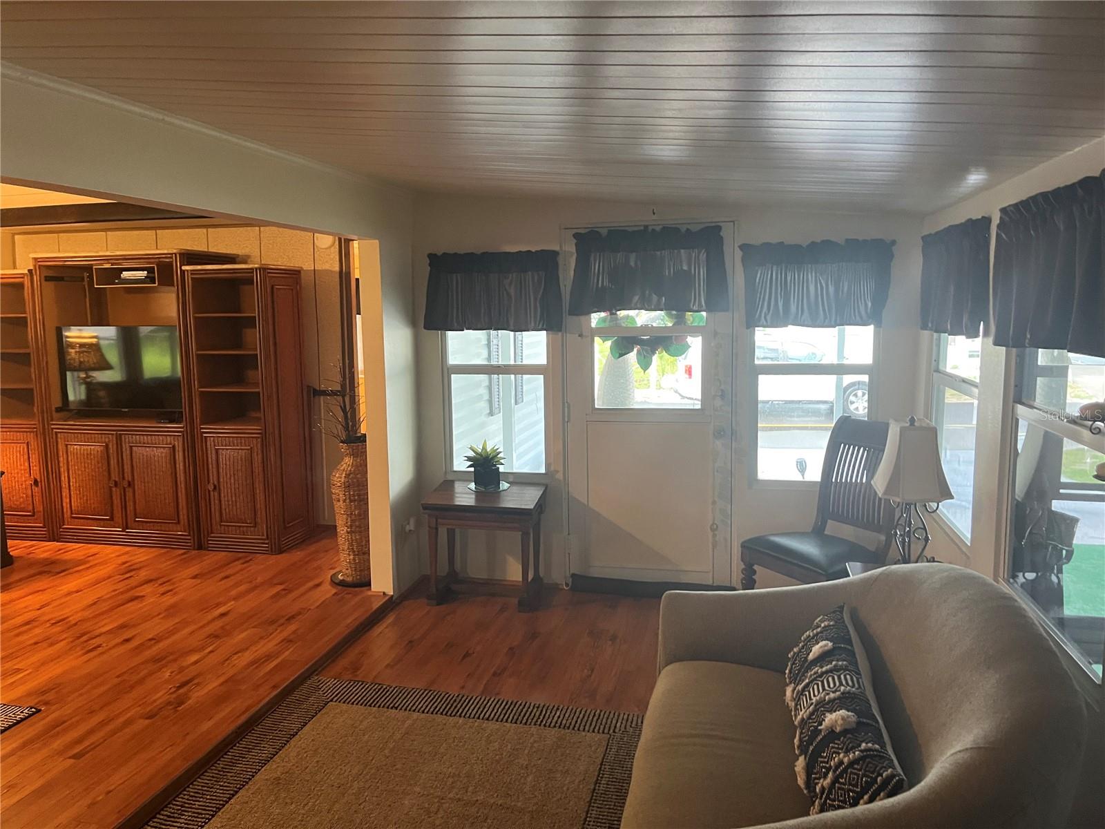 VENICE ISLE - Residential