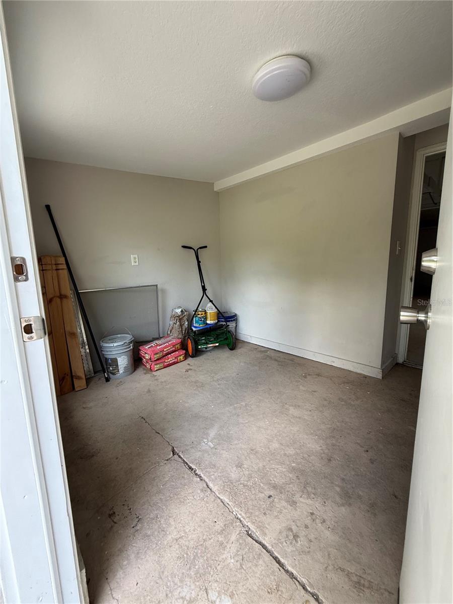 PLYMOUTH HEIGHTS DELAND - Residential Lease