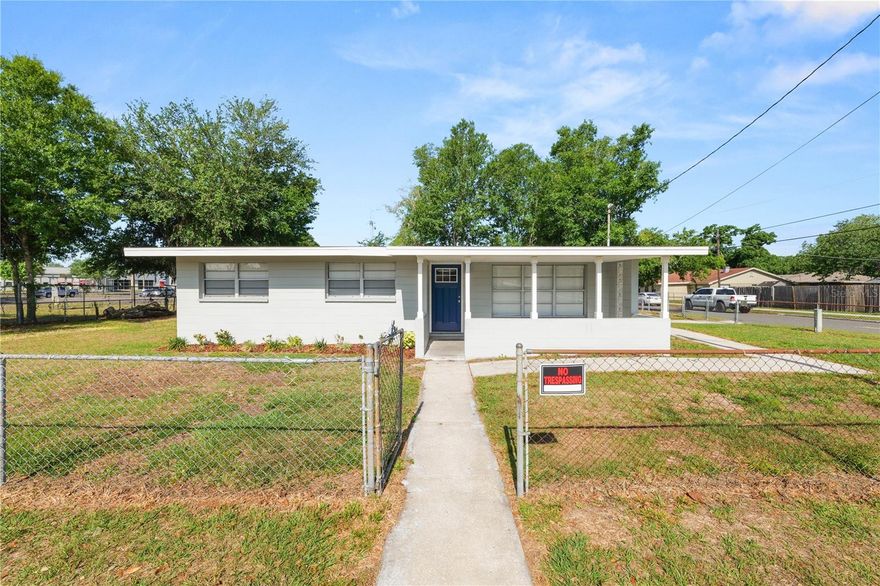 Charming and versatile 3-bedroom, 1-bath rental located in the heart of Plant City! This home features a spacious layout plus a large flex room that can easily be used as a 4th bedroom, home office, playroom, or additional living space to fit your needs.

Conveniently situated just minutes from downtown Plant City, you’ll have quick access to local dining, shopping, and community events while still enjoying a comfortable neighborhood setting.

Don’t miss the opportunity to lease a home that offers both space and flexibility in a prime location!