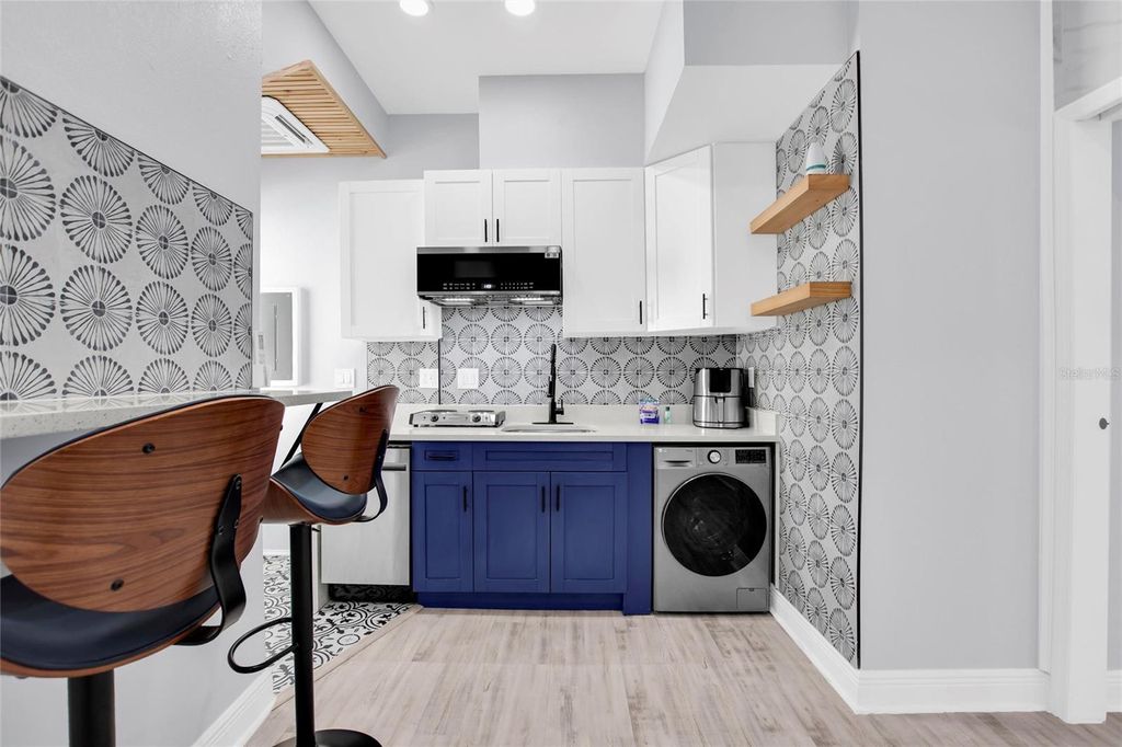 Photo of 7401 1st Avenue N #1/2 LWR A, St Petersburg, FL 33710 (MLS # O6384931)