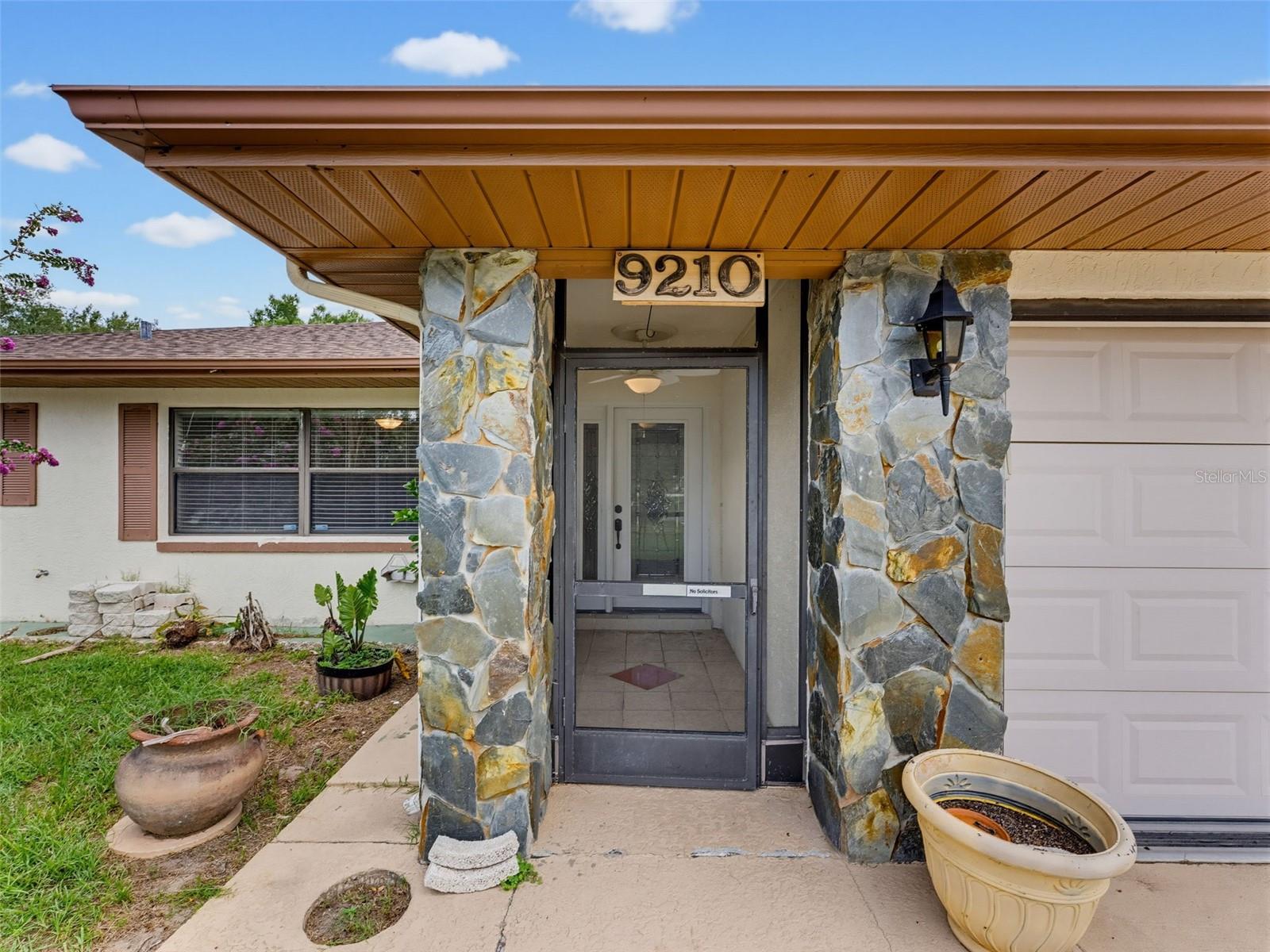 9210 N FONTANA WAY
