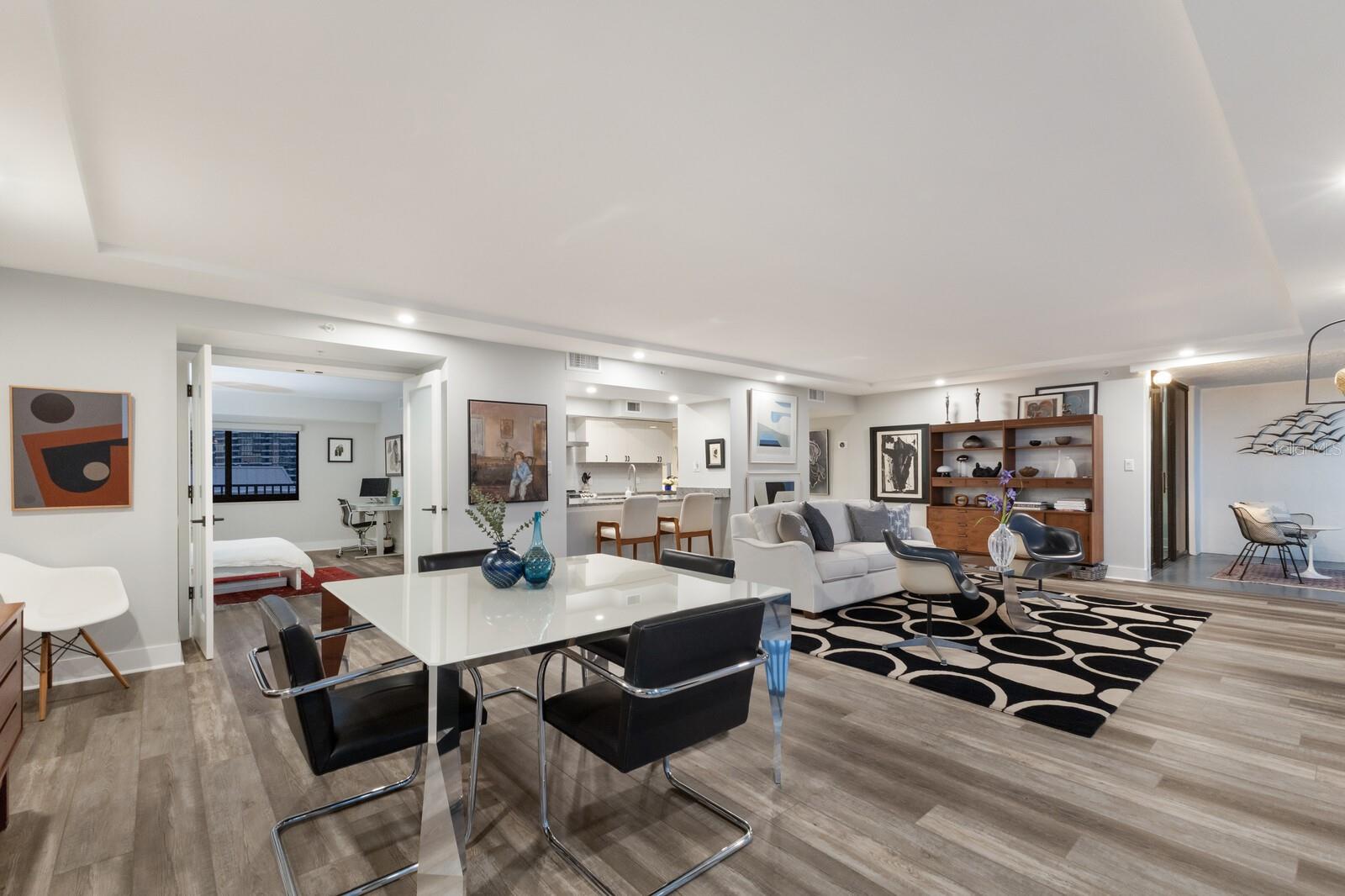 11 SUNSET DRIVE 704
