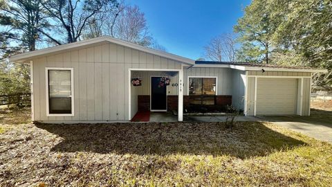 Photo of 6018 NW 26th Terrace, Gainesville, FL 32653 (MLS # O6382668)