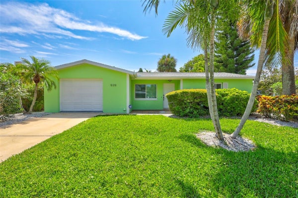 929 BRUCE AVE, CLEARWATER BEACH, FL 33767 - Image 7f67e078e30b7e64ef67bb7abdafa88f/4069841034