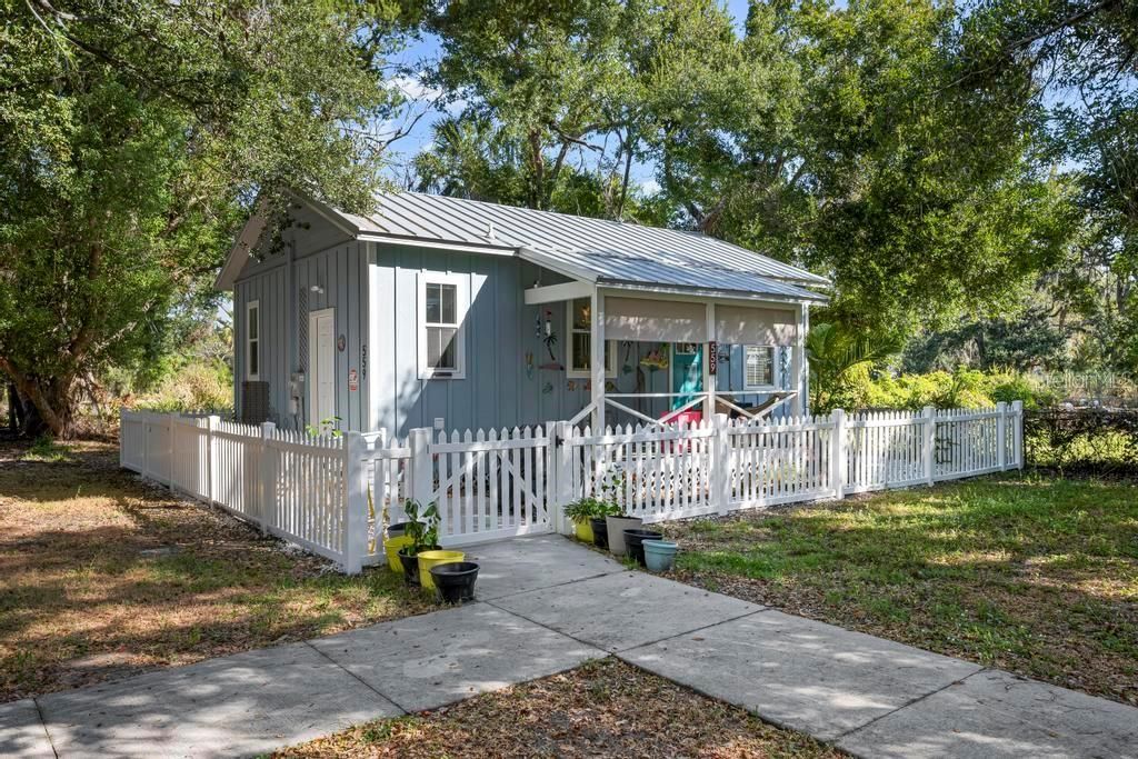 Photo of 559 18th Street E, Bradenton, FL 34208 (MLS # A4670538)