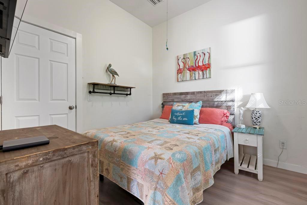 BRADENCOTTAGES - Residential