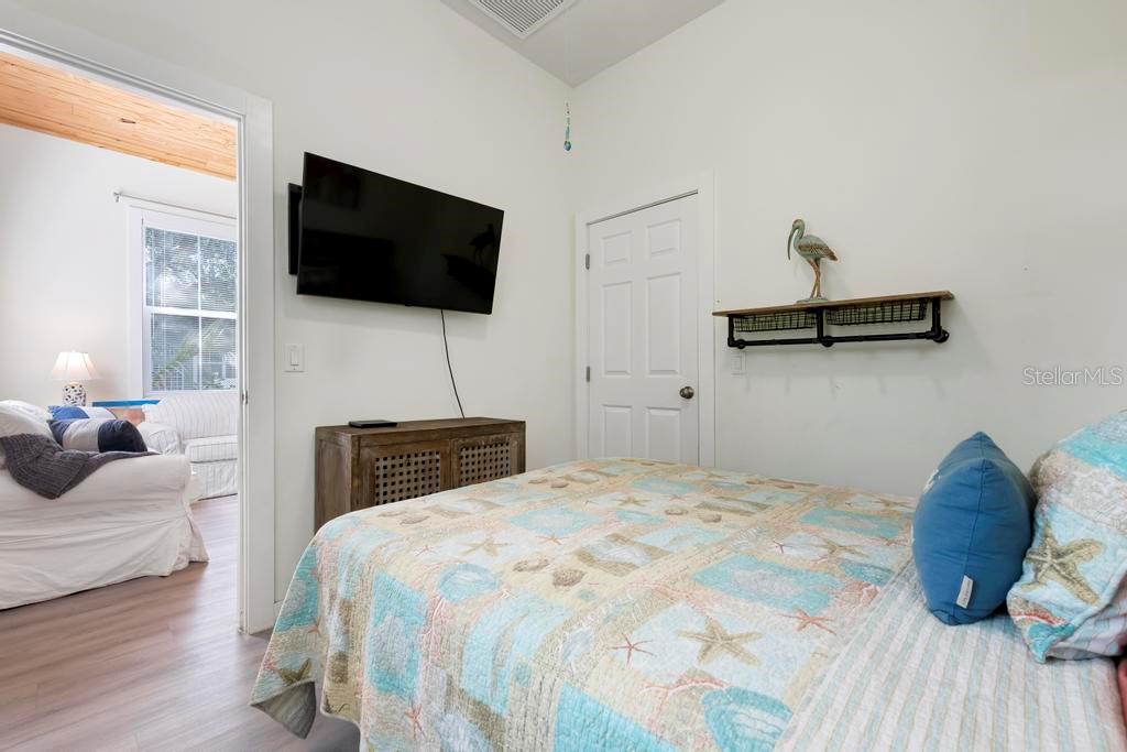 BRADENCOTTAGES - Residential