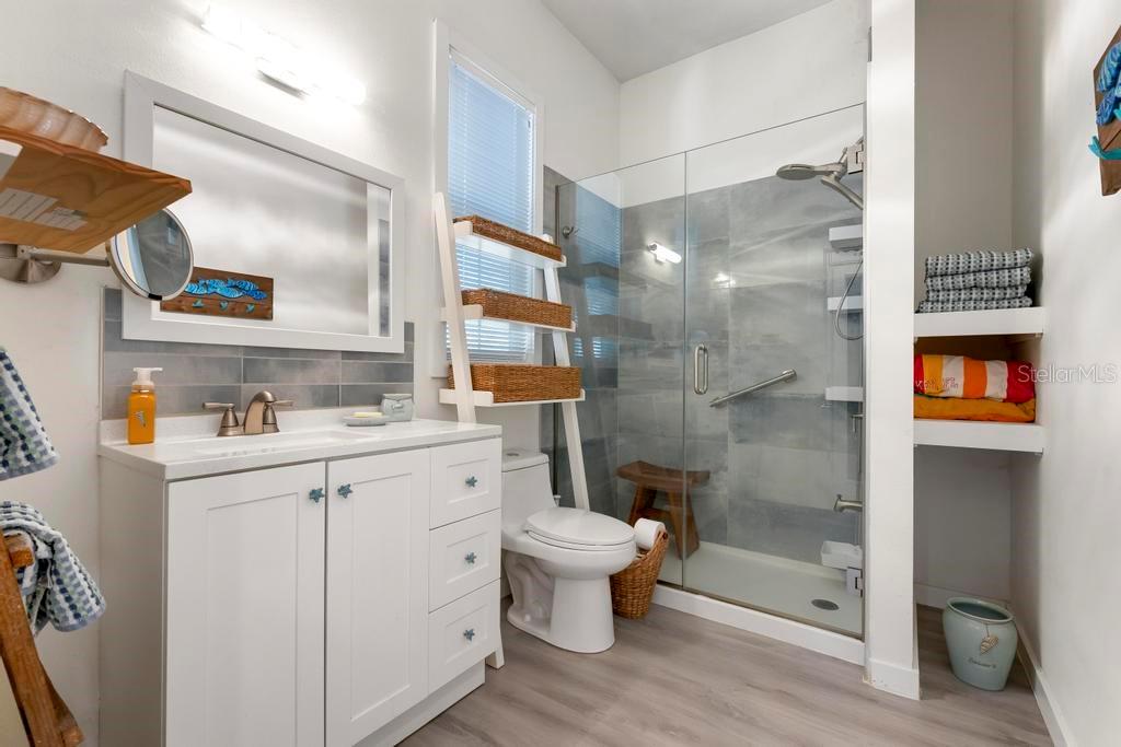 BRADENCOTTAGES - Residential