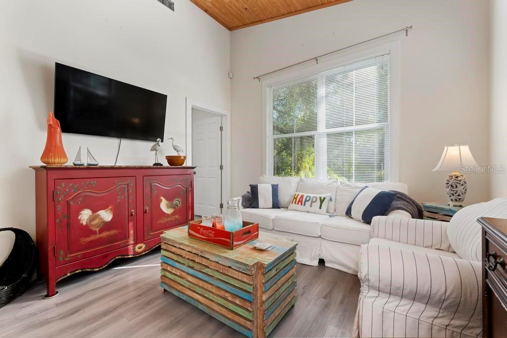 BRADENCOTTAGES - Residential