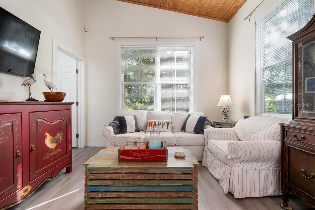 BRADENCOTTAGES - Residential