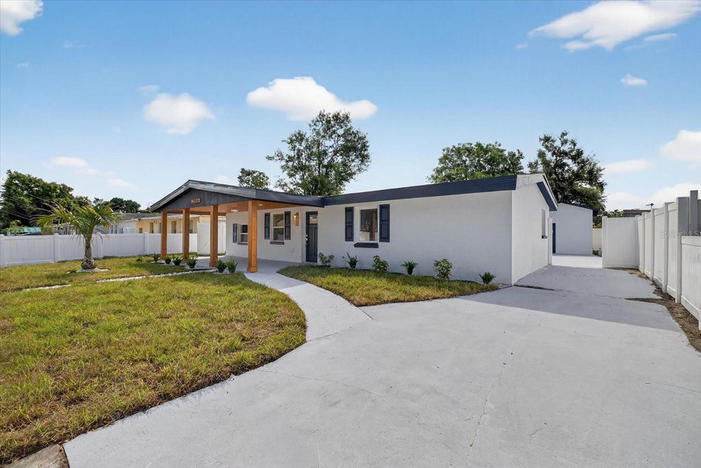 Photo of 3904 W Hamilton Avenue, Tampa, FL 33614 (MLS # TB8433215)