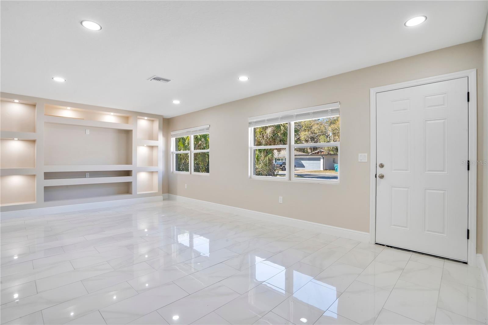 1544 N HIGHLAND STREET