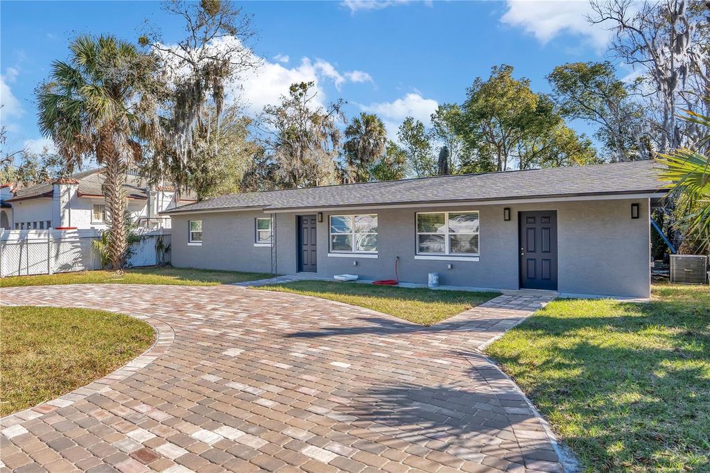 Photo of 1544 N Highland Street, Mount Dora, FL 32757 (MLS # O6383941)