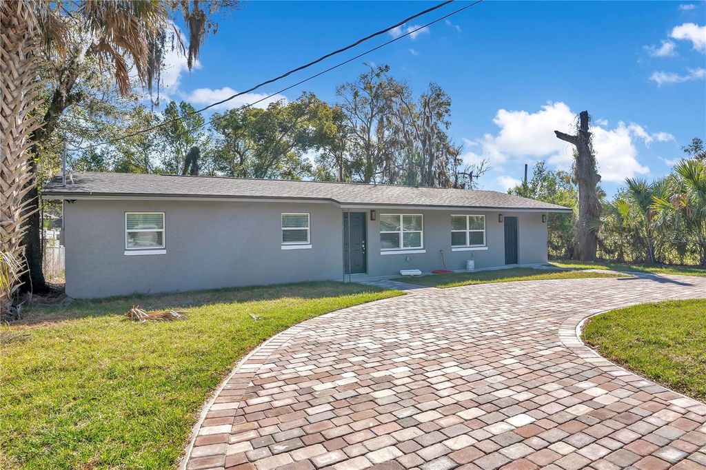 Photo of 1544 N Highland Street, Mount Dora, FL 32757 (MLS # O6383941)