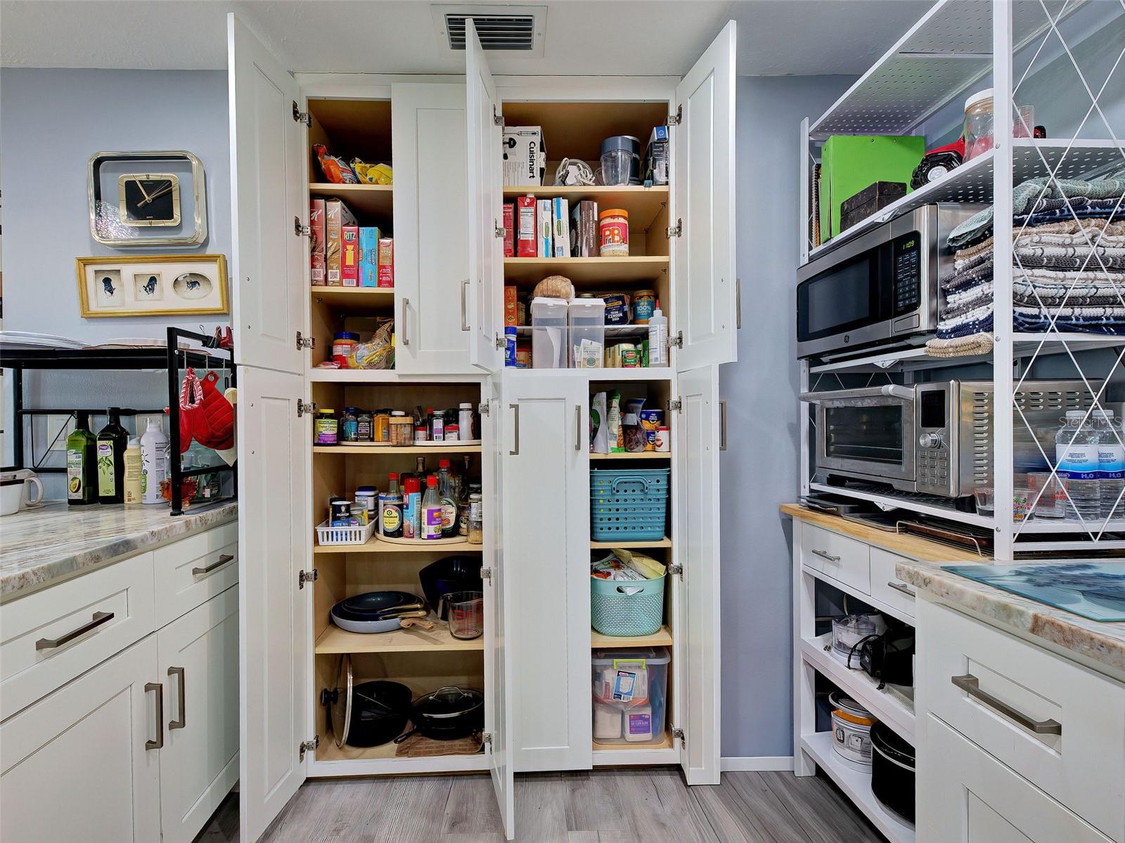 SOUTH VENICE - Residential