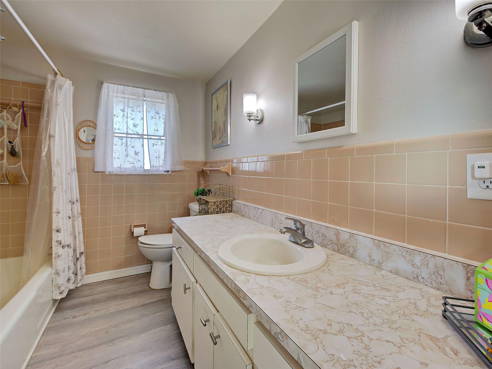 SOUTH VENICE - Residential