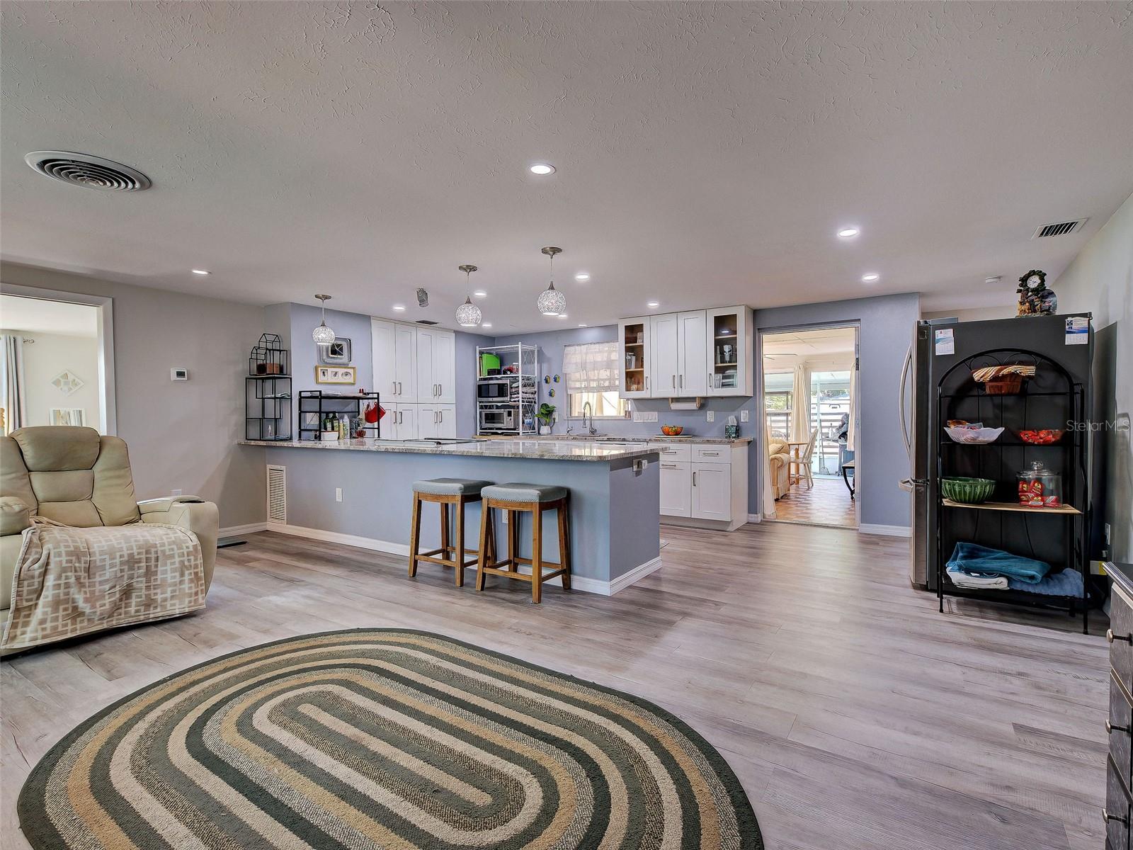 SOUTH VENICE - Residential