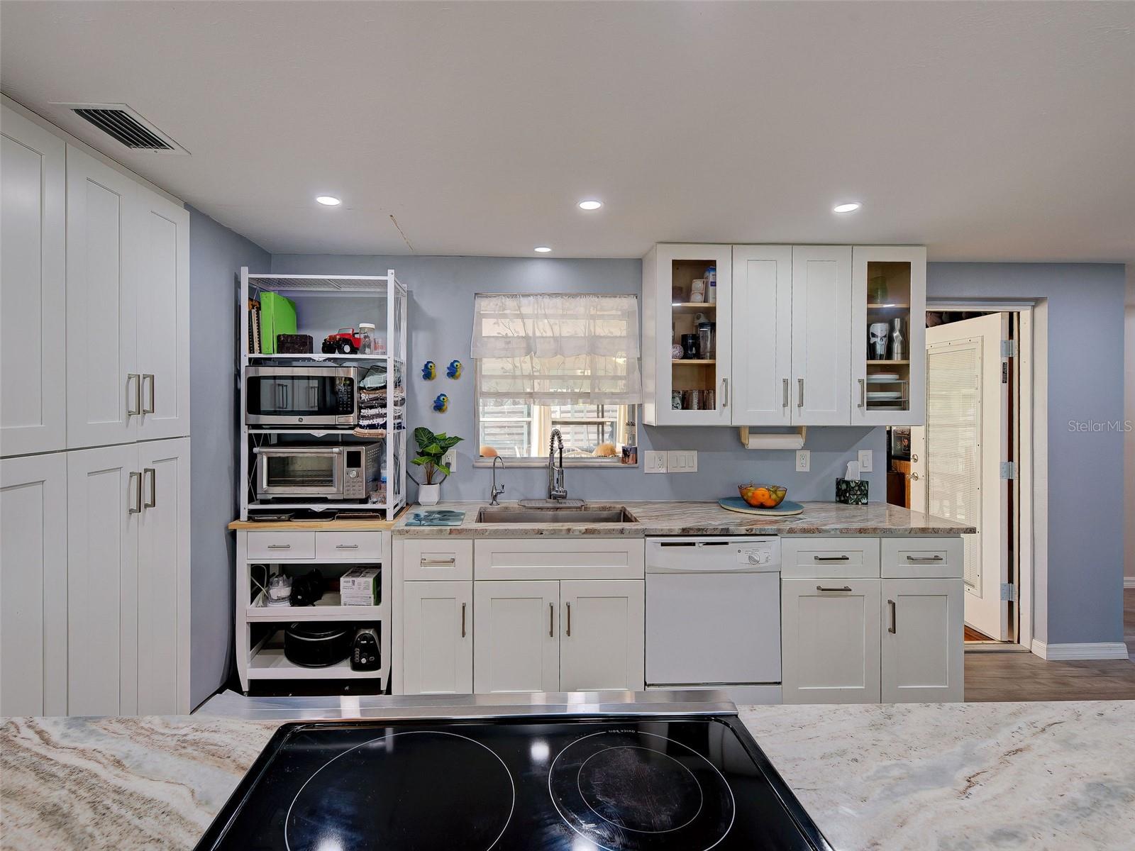 SOUTH VENICE - Residential