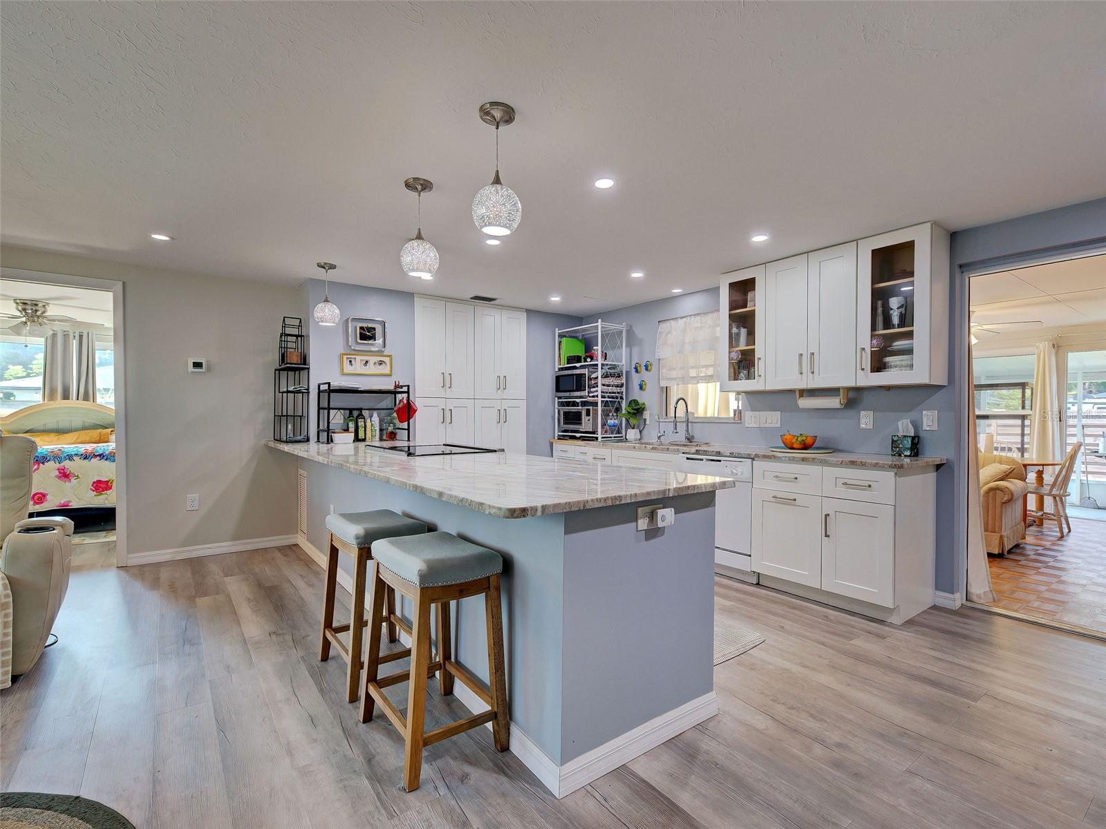 SOUTH VENICE - Residential