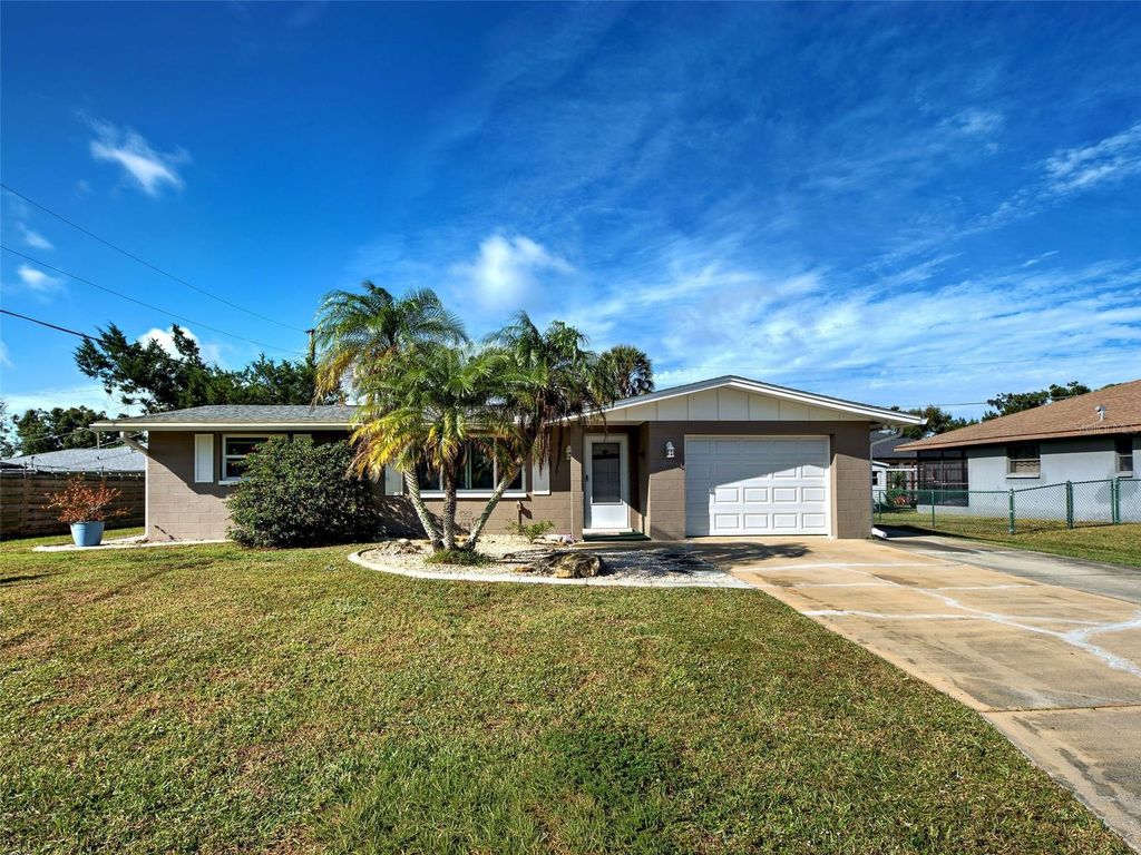 Photo of 2698 Valencia Road, Venice, FL 34293 (MLS # N6141820)