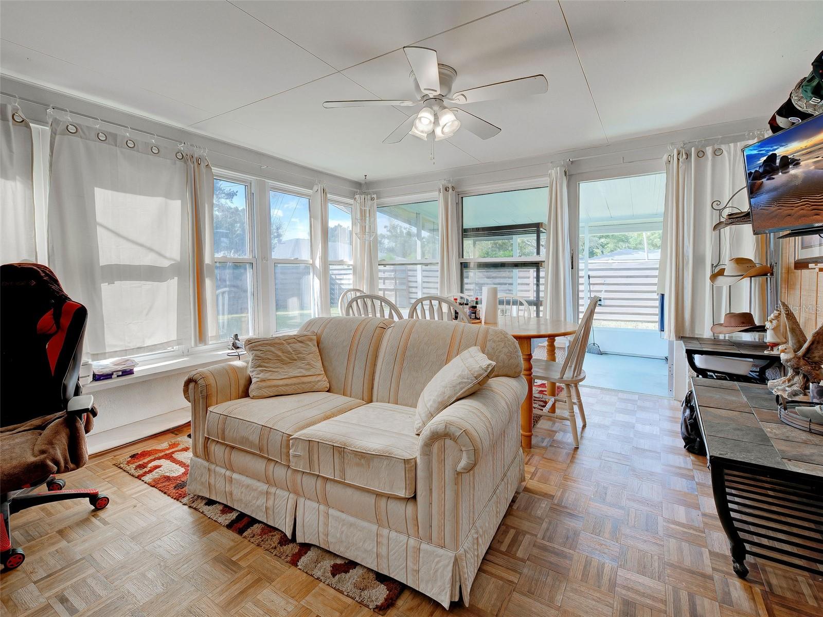 SOUTH VENICE - Residential