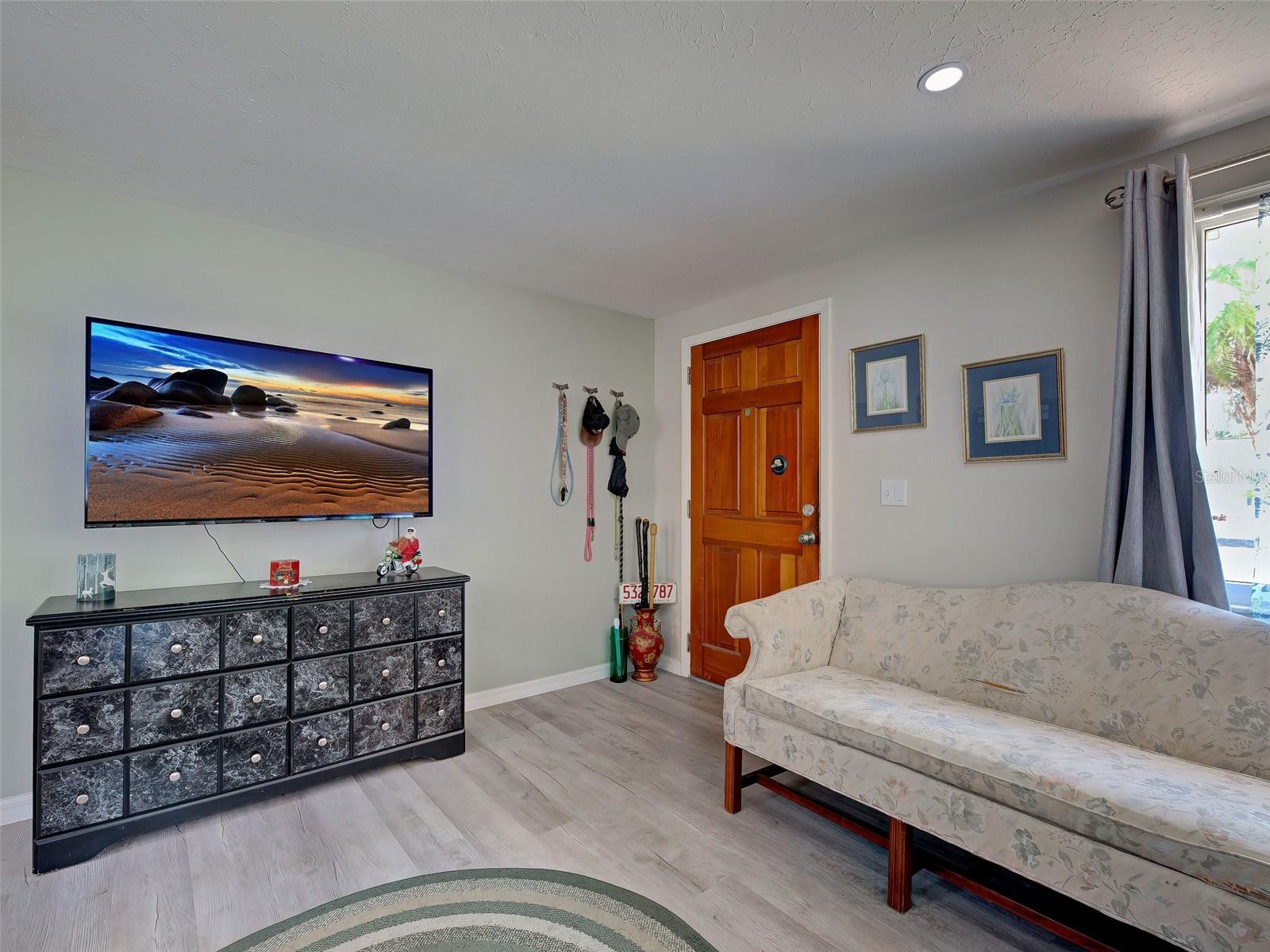 SOUTH VENICE - Residential