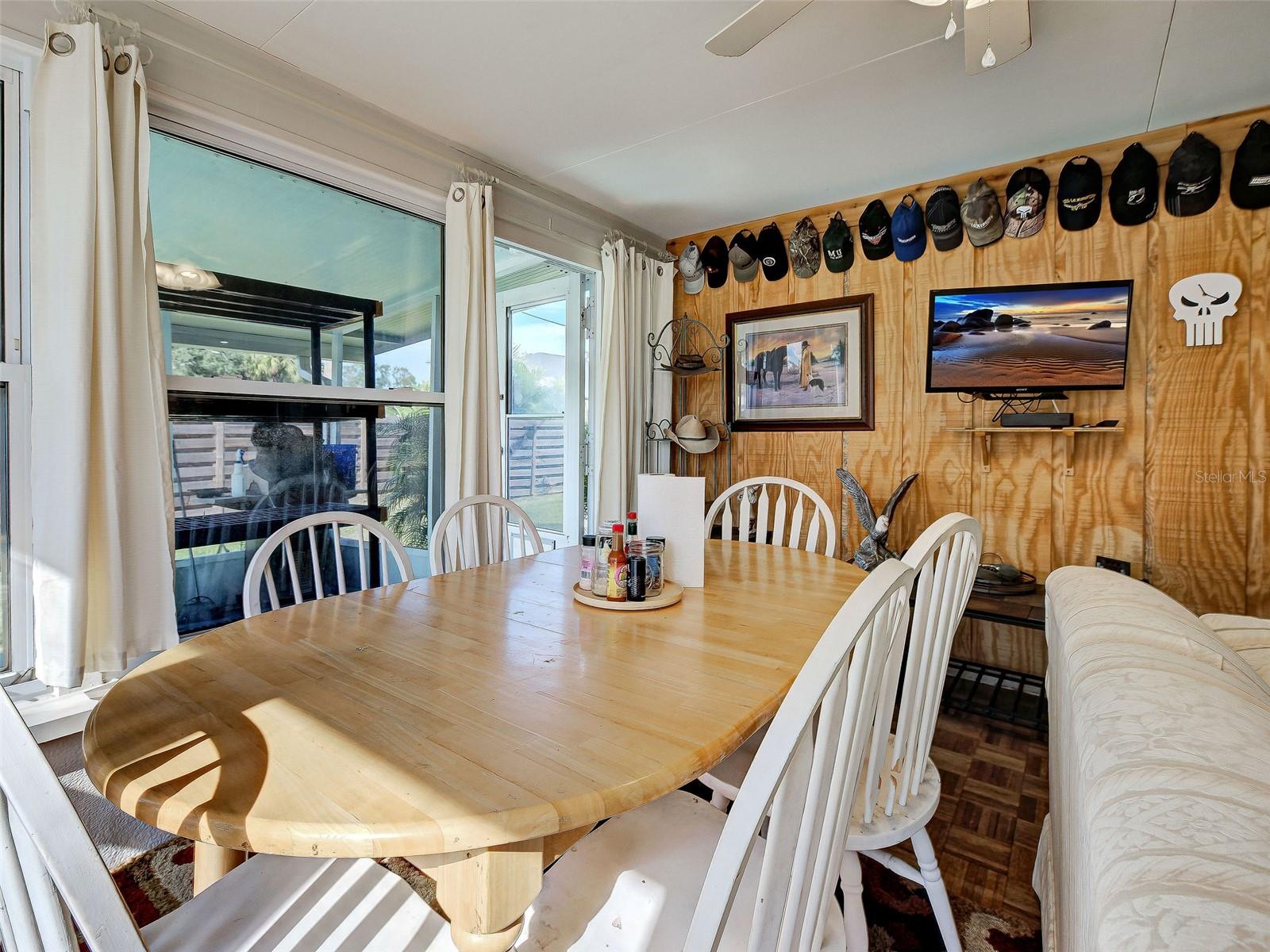 SOUTH VENICE - Residential