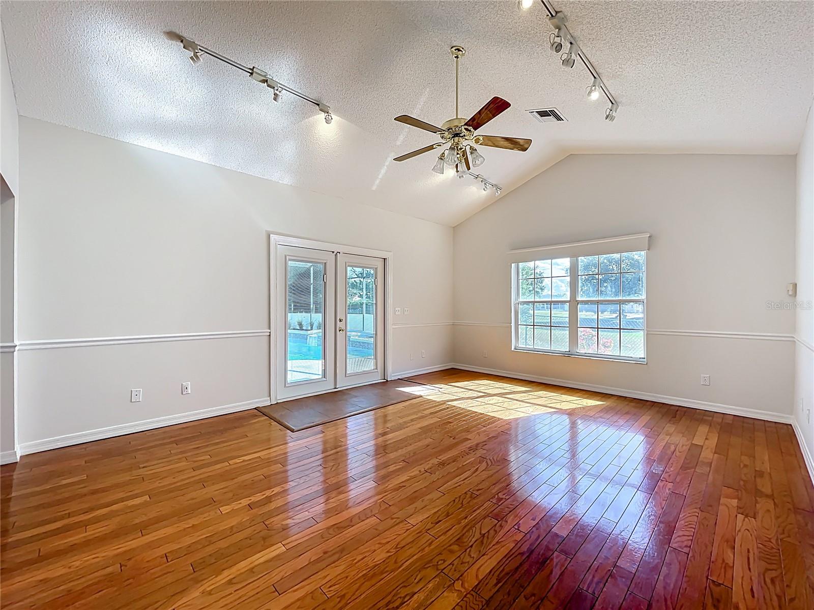 EUSTIS 44 GABLES - Residential