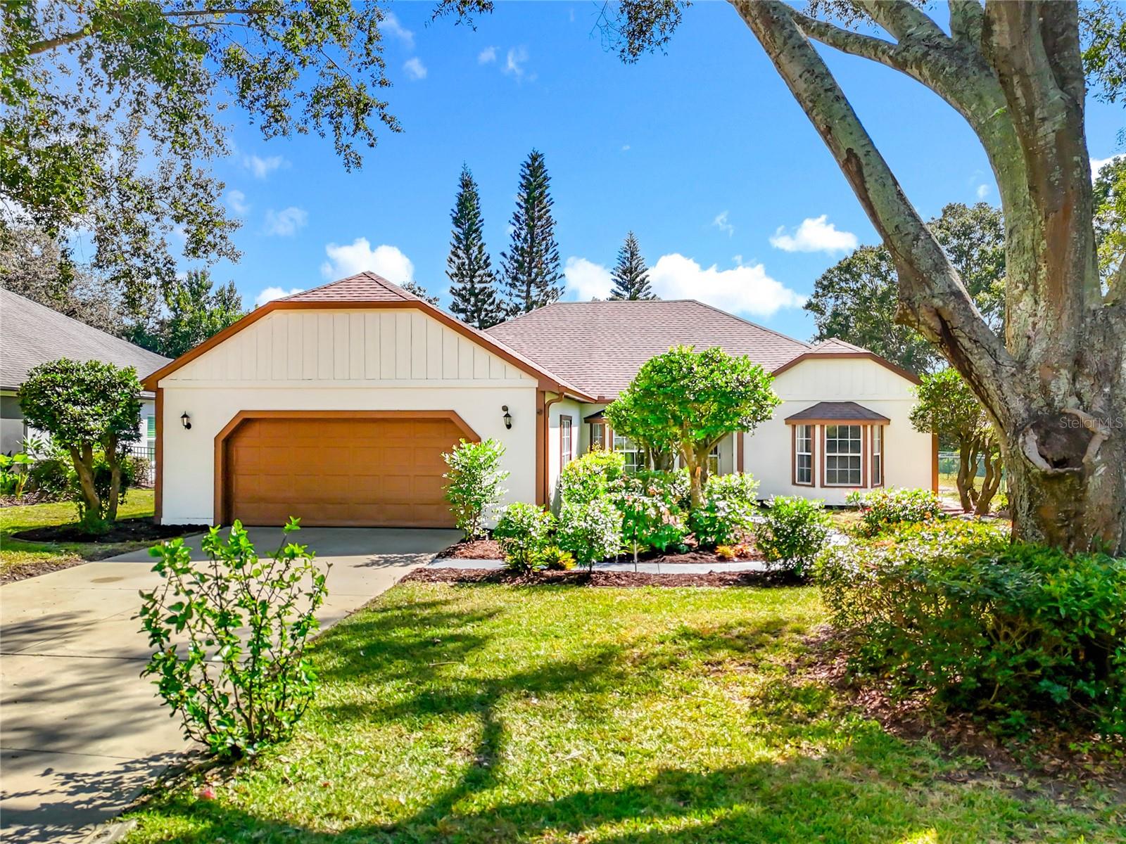 EUSTIS 44 GABLES - Residential