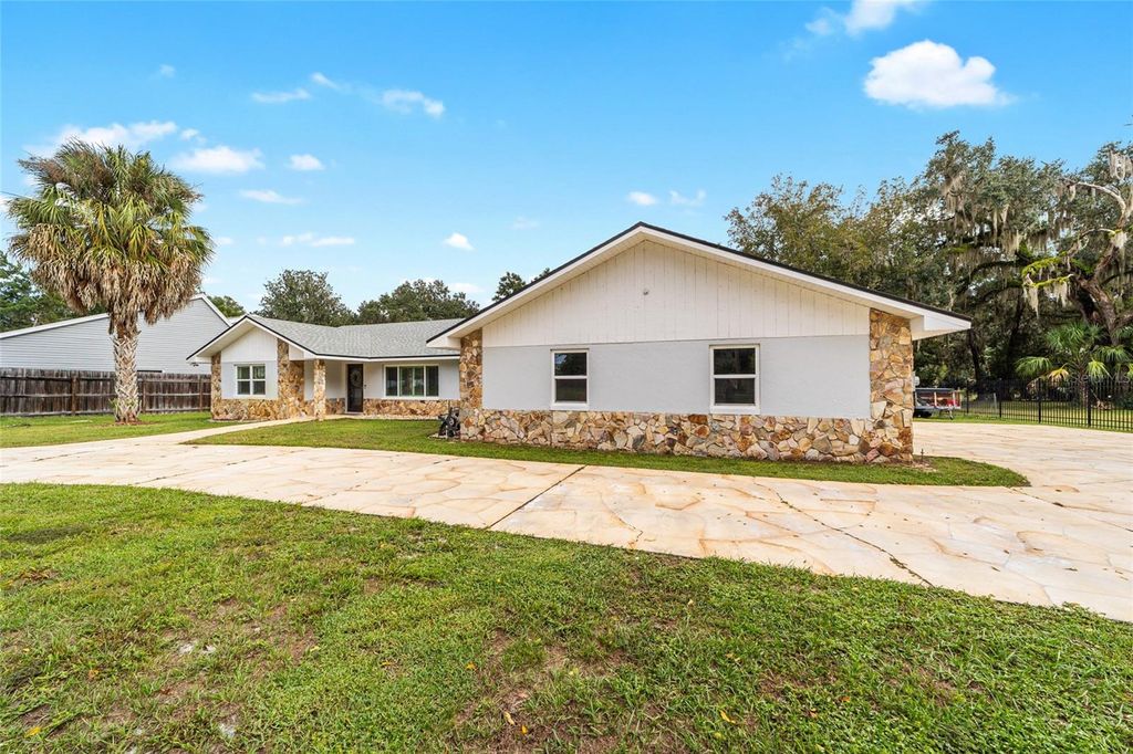 Photo of 223 S Nesbitt Terrace, Inverness, FL 34450 (MLS # OM712006)