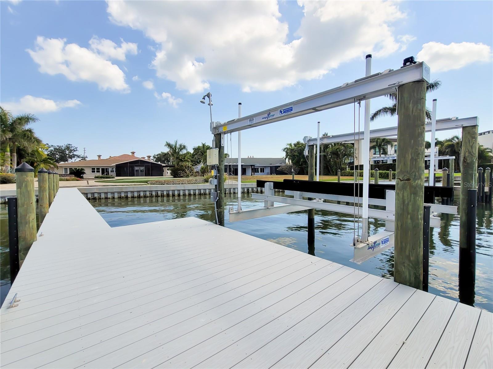 SNELL ISLE BRIGHTWATERS UNIT B - Residential