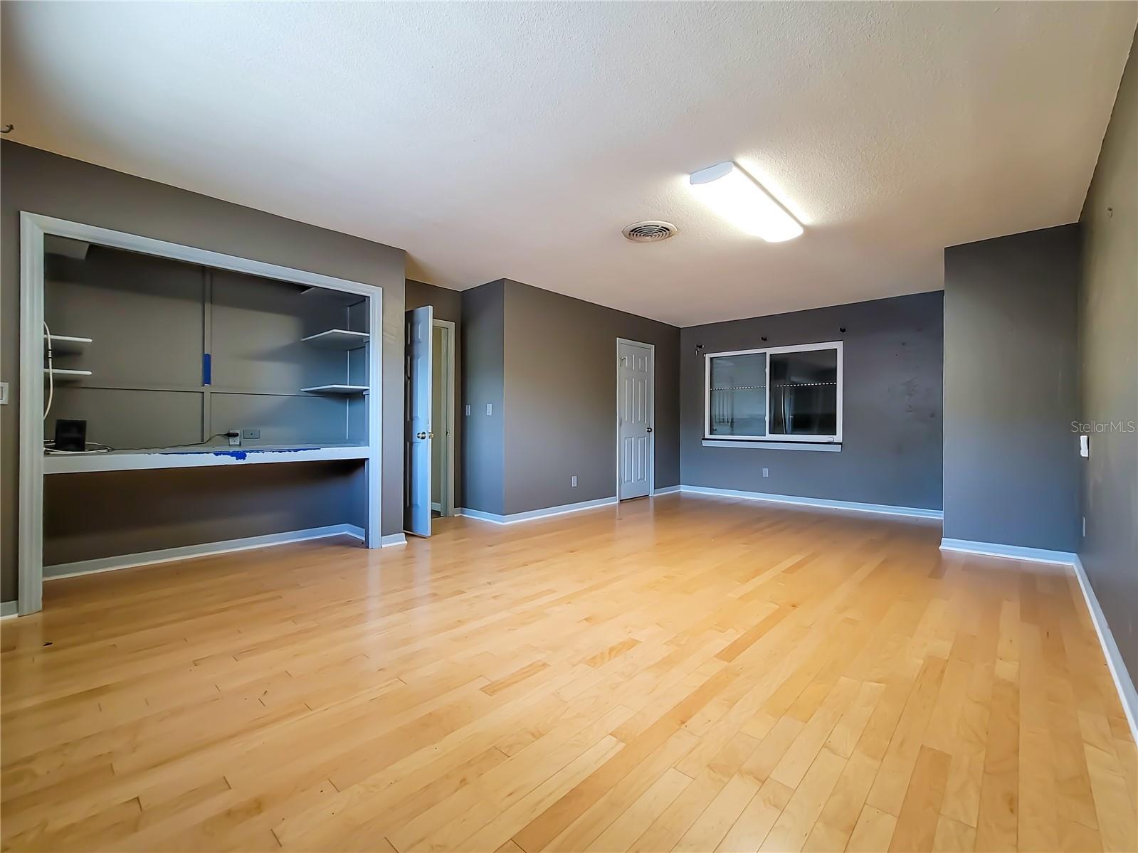 SNELL ISLE BRIGHTWATERS UNIT B - Residential