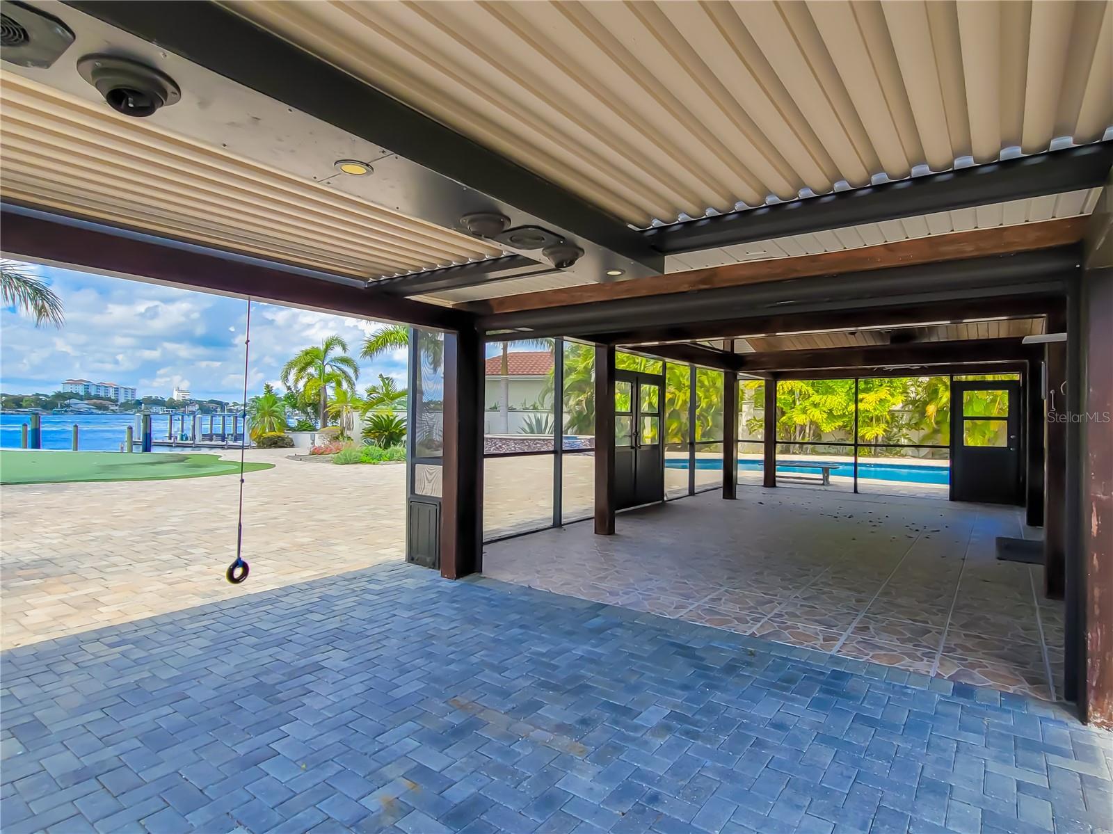 SNELL ISLE BRIGHTWATERS UNIT B - Residential