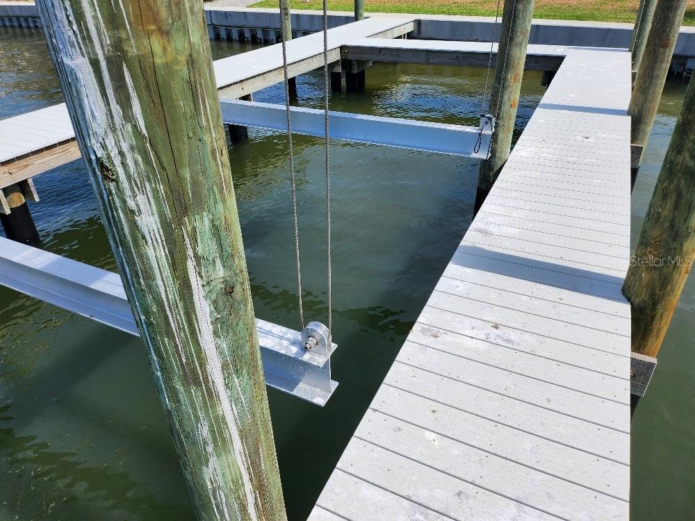 SNELL ISLE BRIGHTWATERS UNIT B - Residential