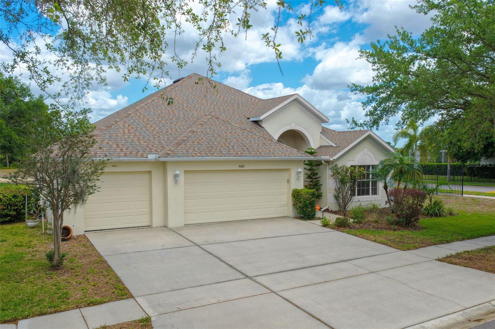 OAK CREEK - Residential