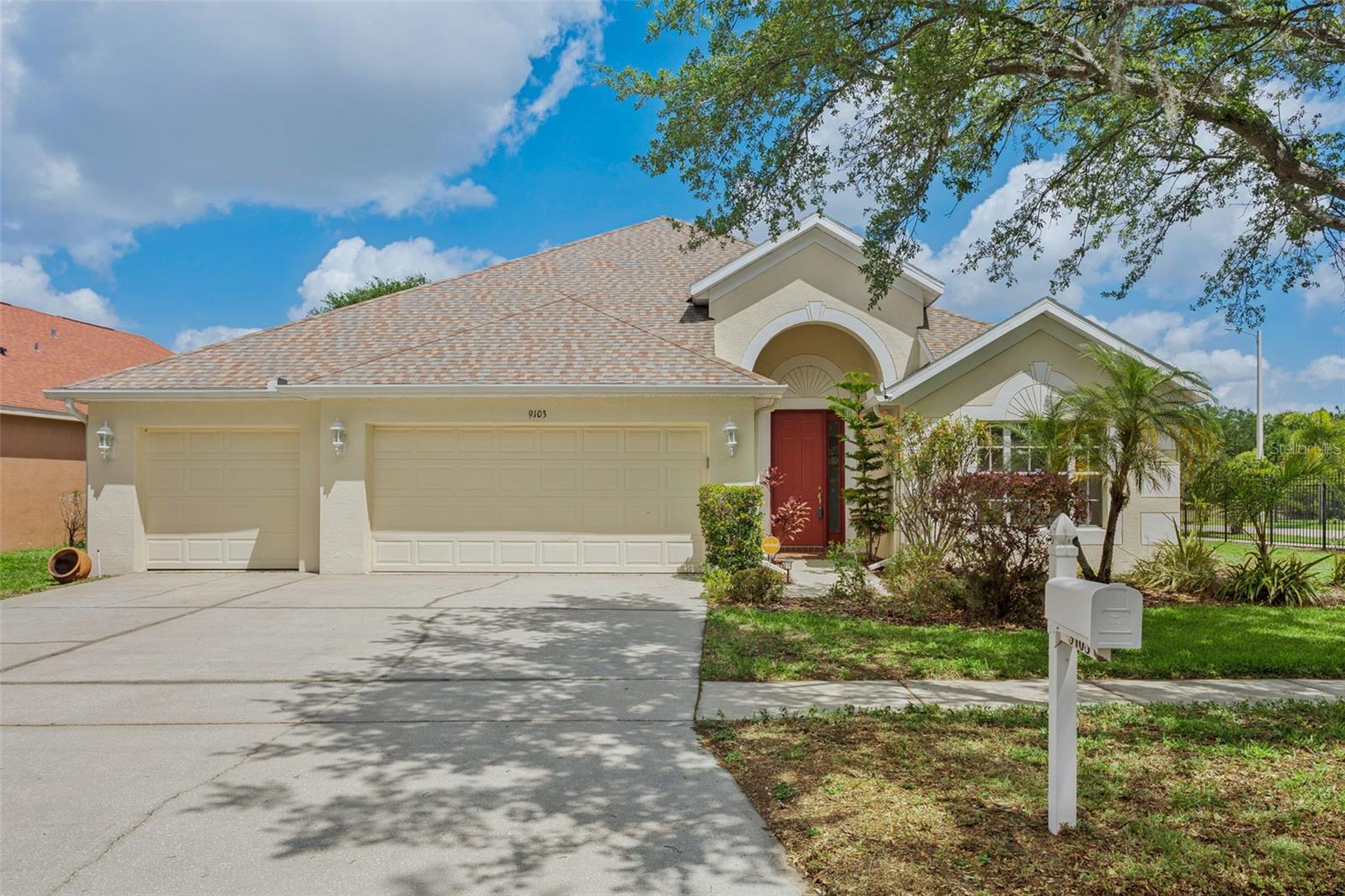 OAK CREEK - Residential