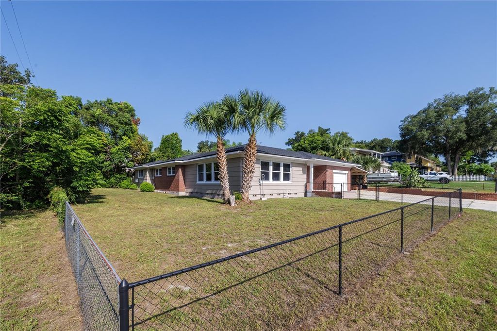 Photo of 134 S Julia Avenue, Deland, FL 32720 (MLS # V4944618)