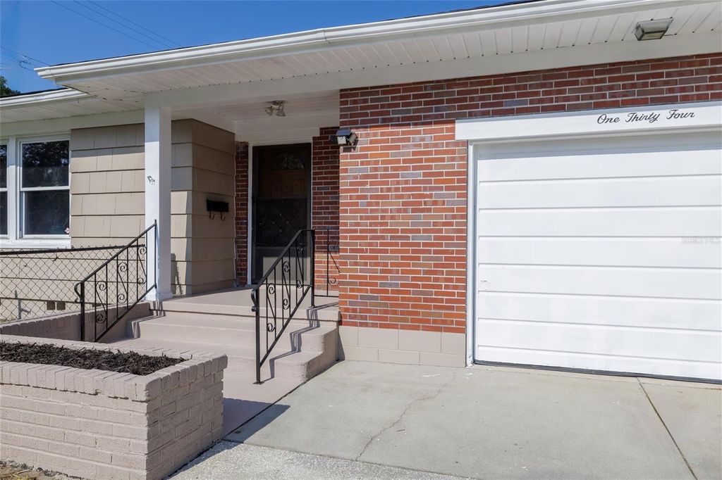 Photo of 134 S Julia Avenue, Deland, FL 32720 (MLS # V4944618)