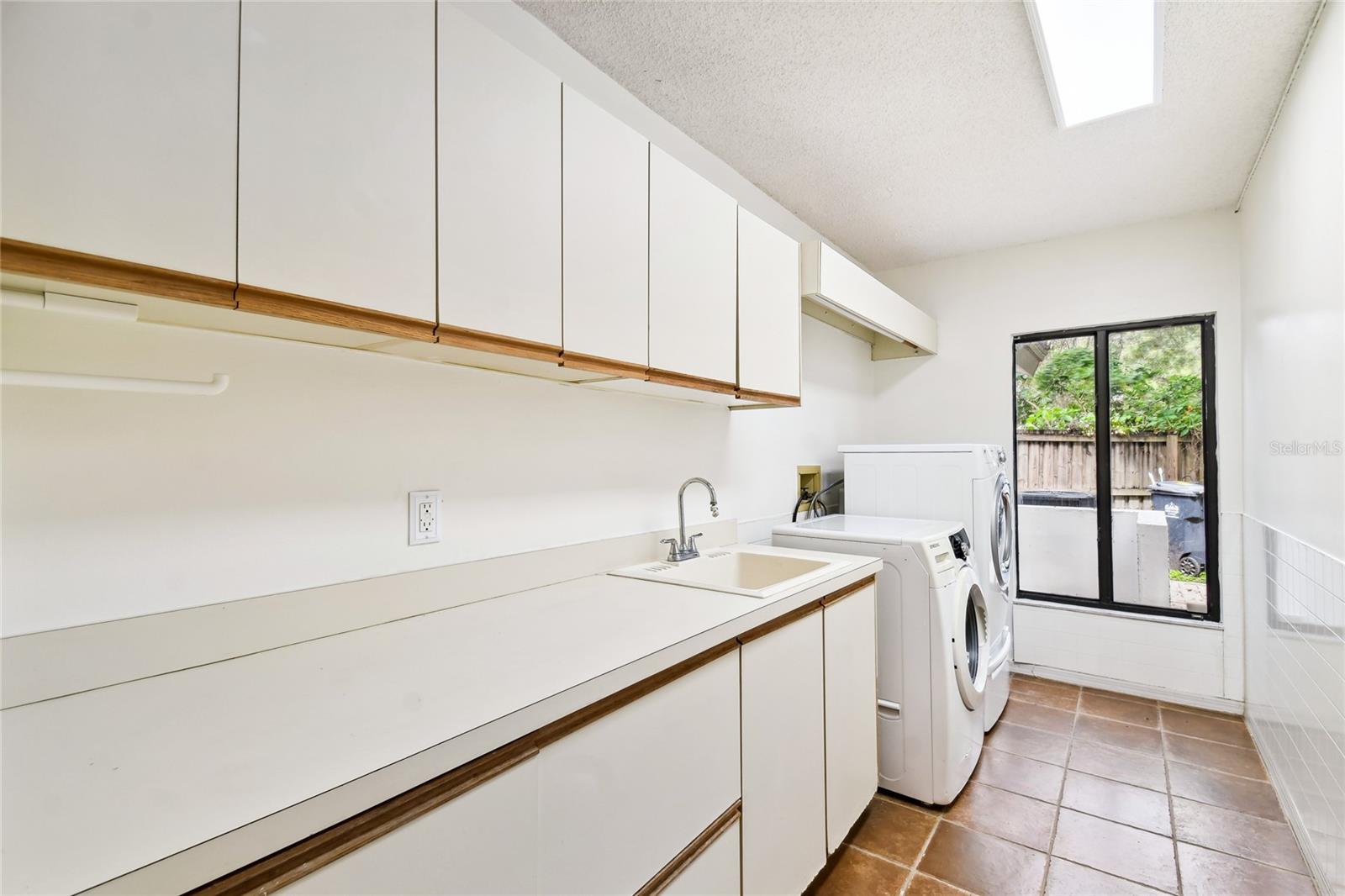 LAKE MAGDALENE MANORS - Residential