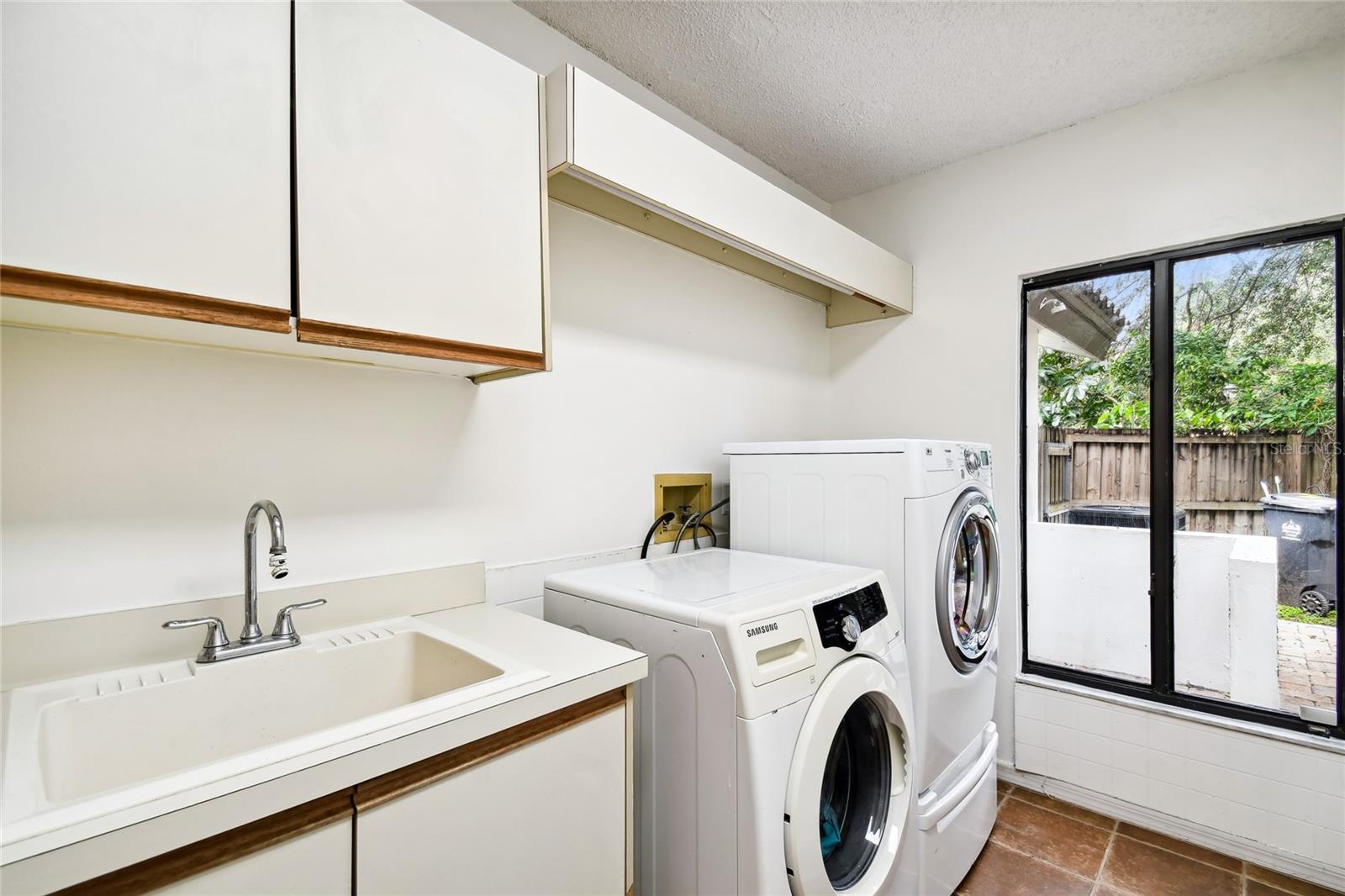 LAKE MAGDALENE MANORS - Residential