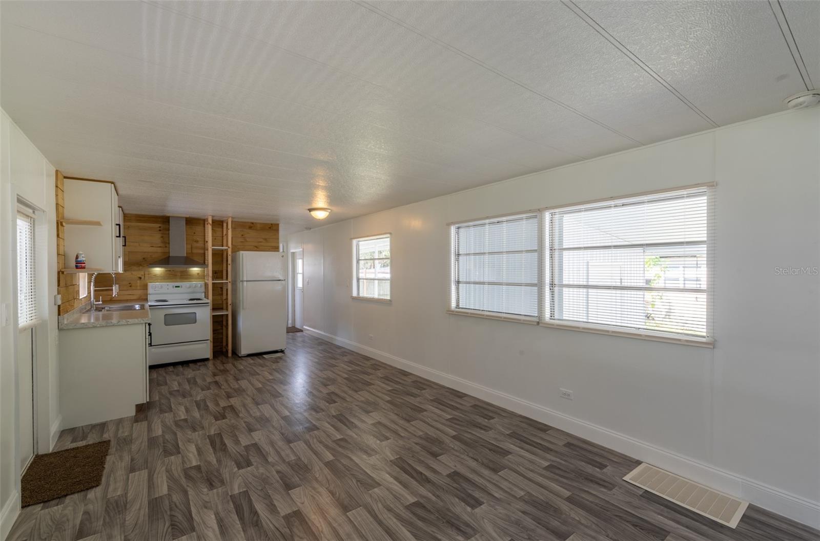 MONTVERDE MOBILE HOME SUB - Residential