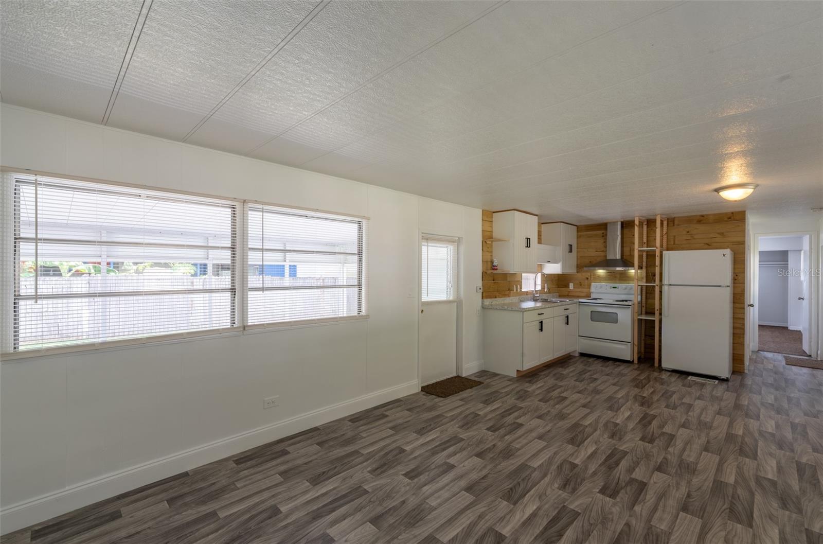 MONTVERDE MOBILE HOME SUB - Residential