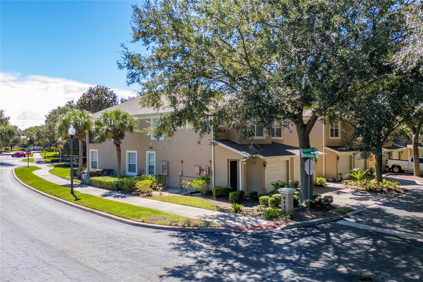 CARRIAGE HOMES/STONEBRIDGE COM - Residential