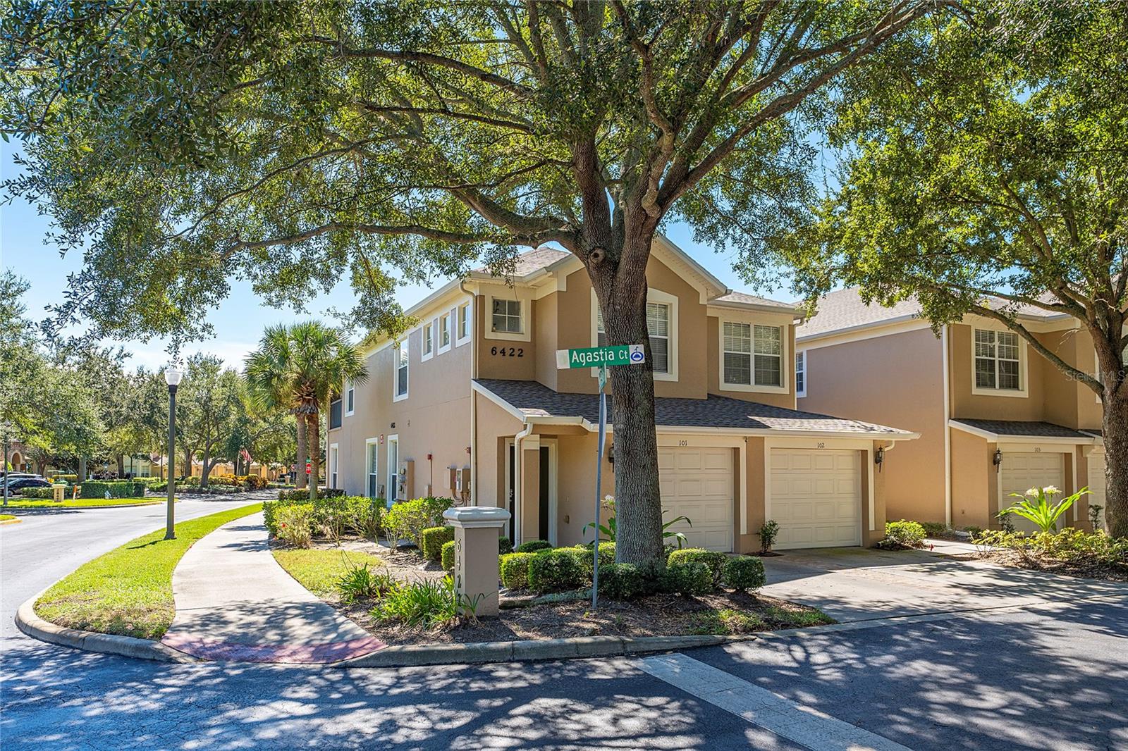 CARRIAGE HOMES/STONEBRIDGE COM - Residential