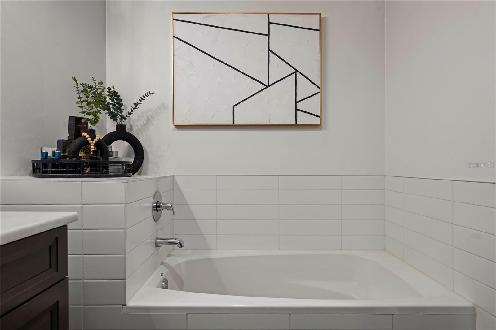 THE PLACE AT CHANNELSIDE A CON - Residential