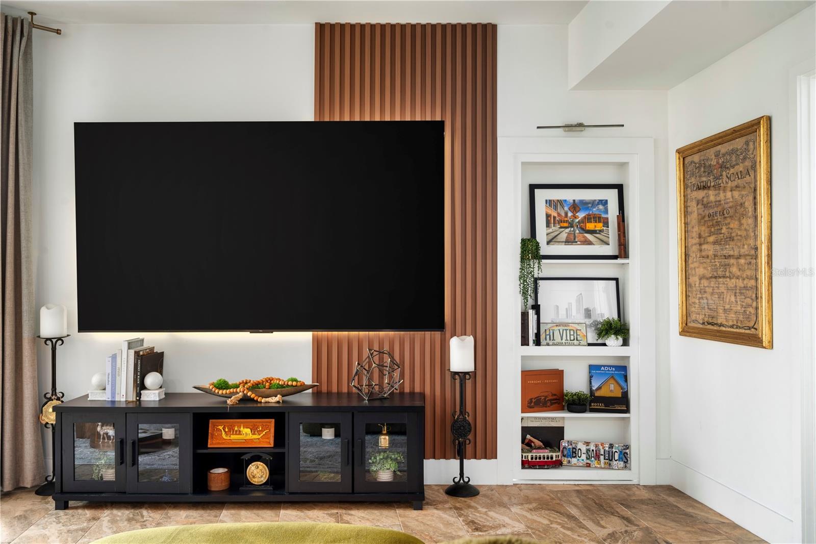 THE PLACE AT CHANNELSIDE A CON - Residential