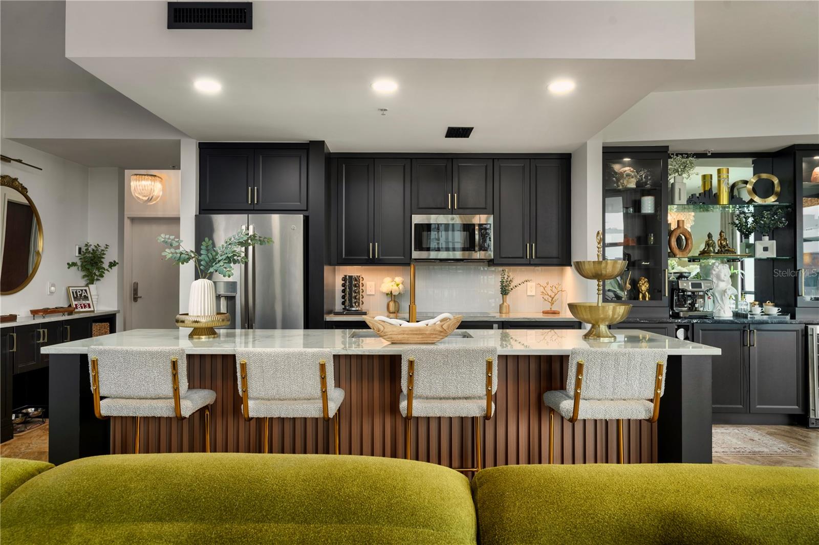 THE PLACE AT CHANNELSIDE A CON - Residential