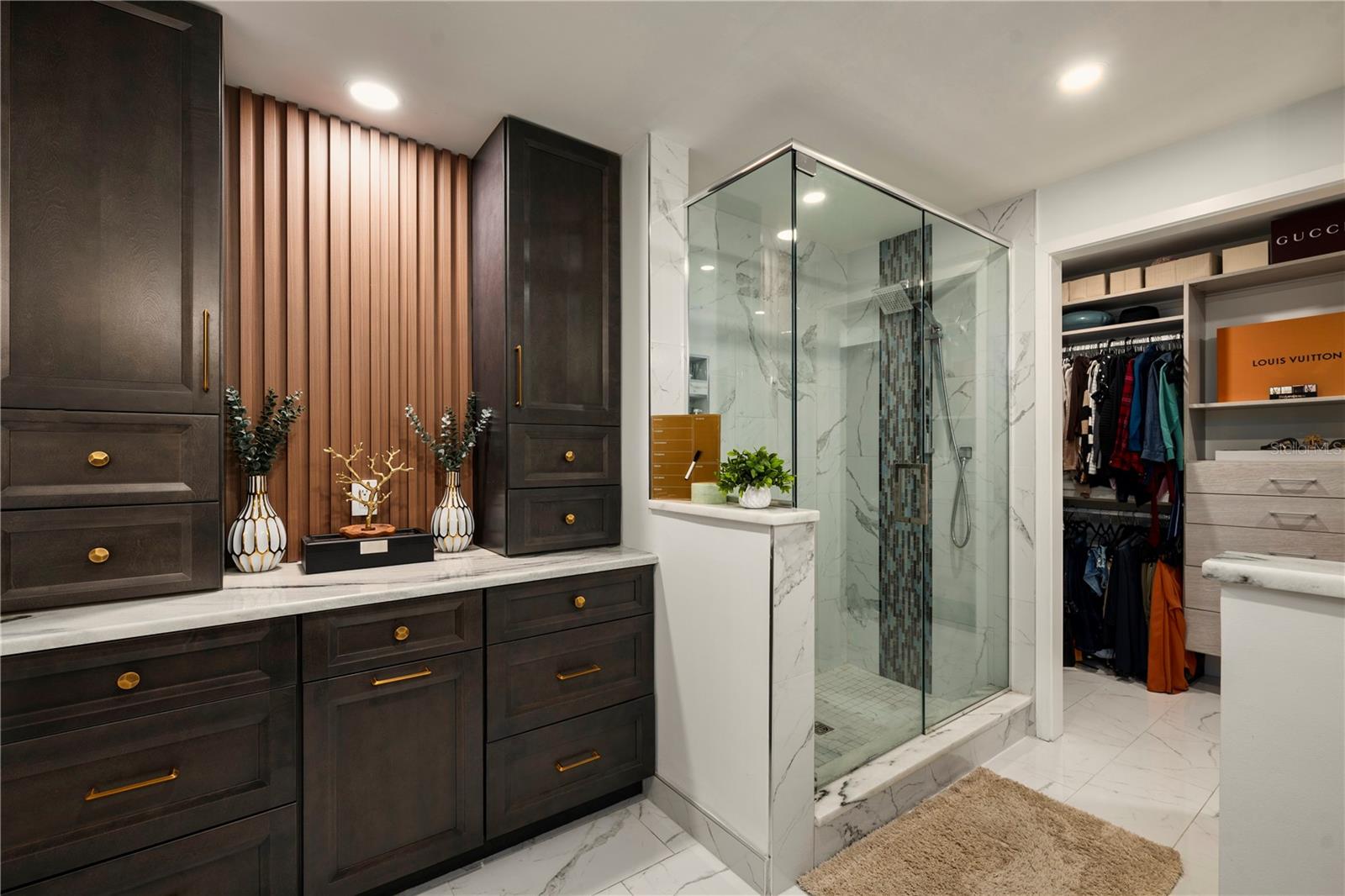 THE PLACE AT CHANNELSIDE A CON - Residential