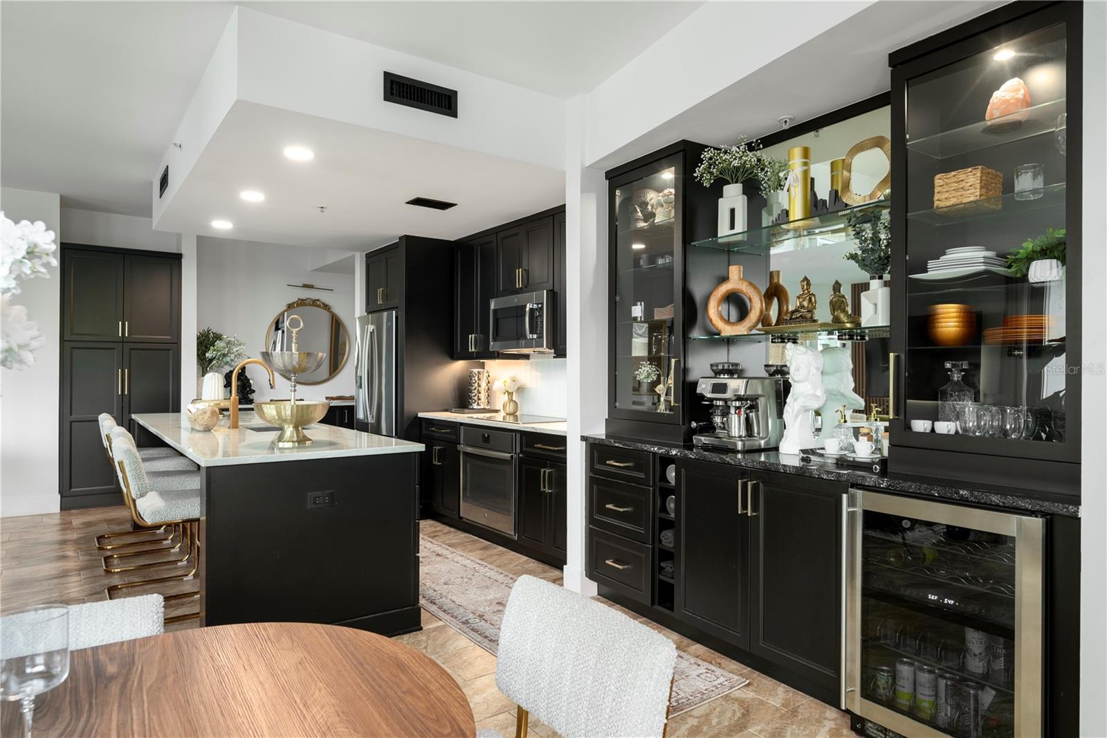 THE PLACE AT CHANNELSIDE A CON - Residential