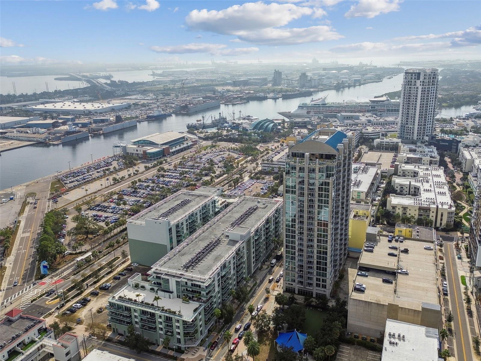 THE PLACE AT CHANNELSIDE A CON - Residential